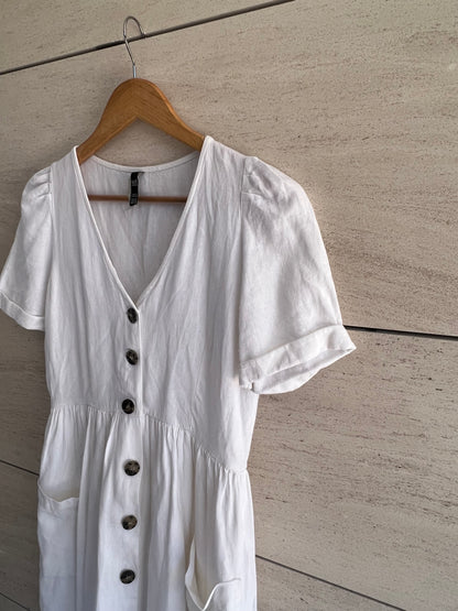 ZARA. Vestido midi blanco abotonado. T M