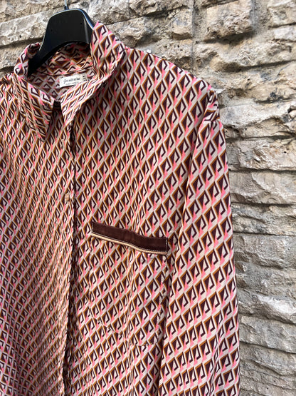 STRADIVARIUS. Blusa fluida estampado retro. T L