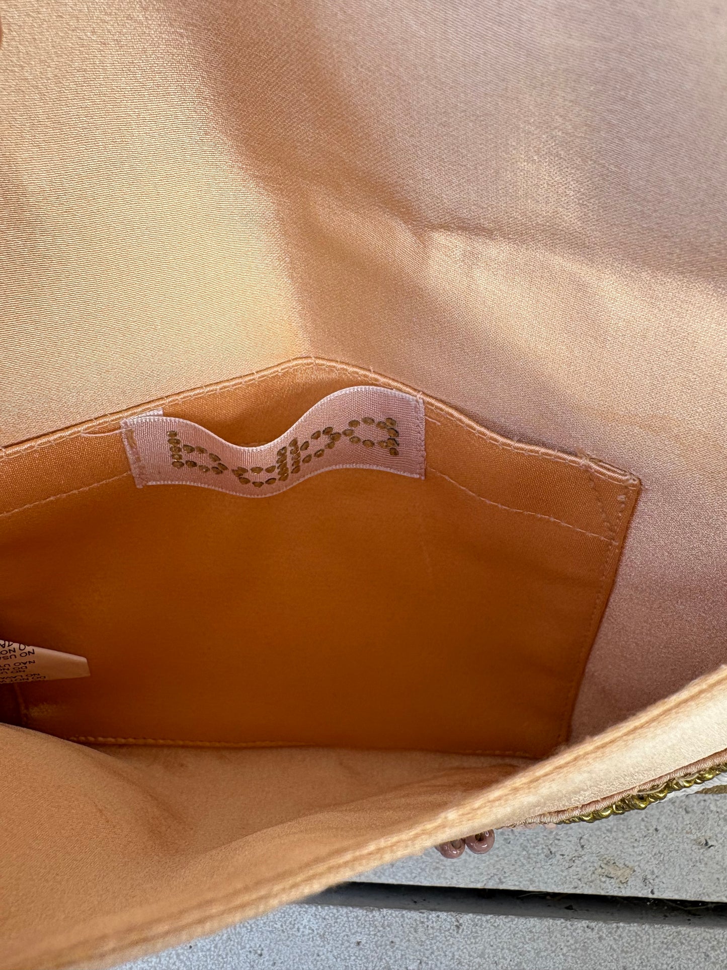 BDBA. Cartera de mano abalorios