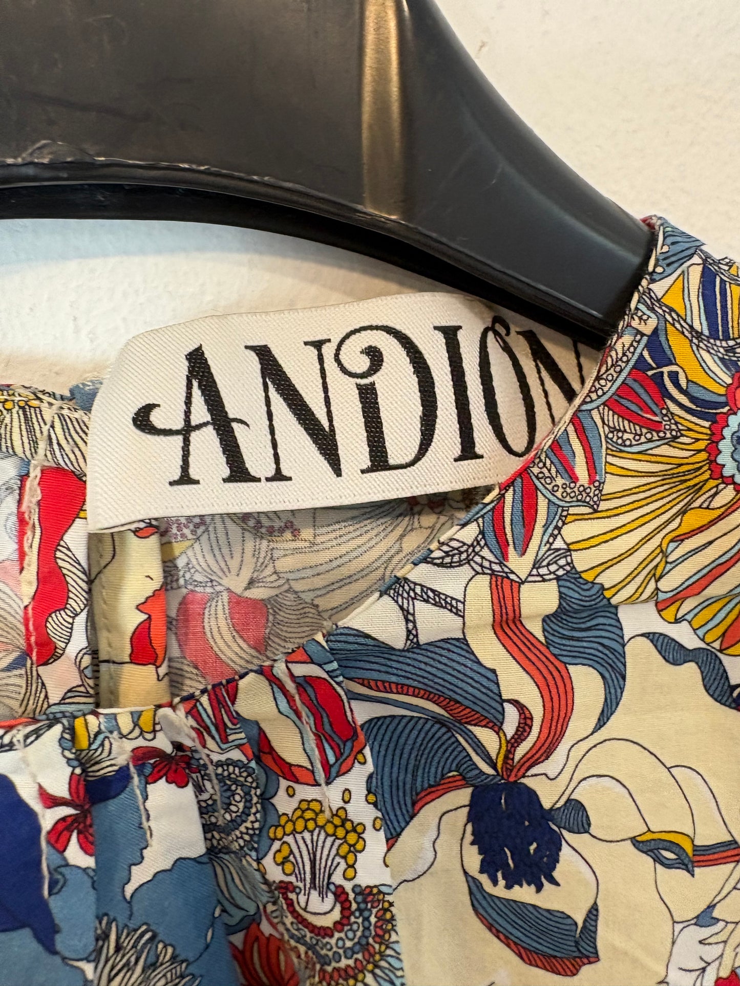 AMEÉ. Sleeveless fringed sweater S.(s)