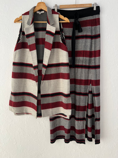 TRUCCO. Conjunto falda y chaleco T.s