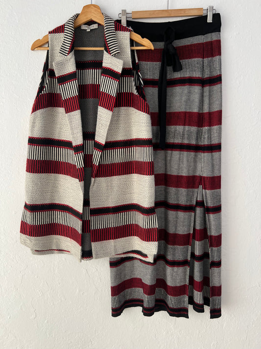 TRUCCO. Conjunto falda y chaleco T.s