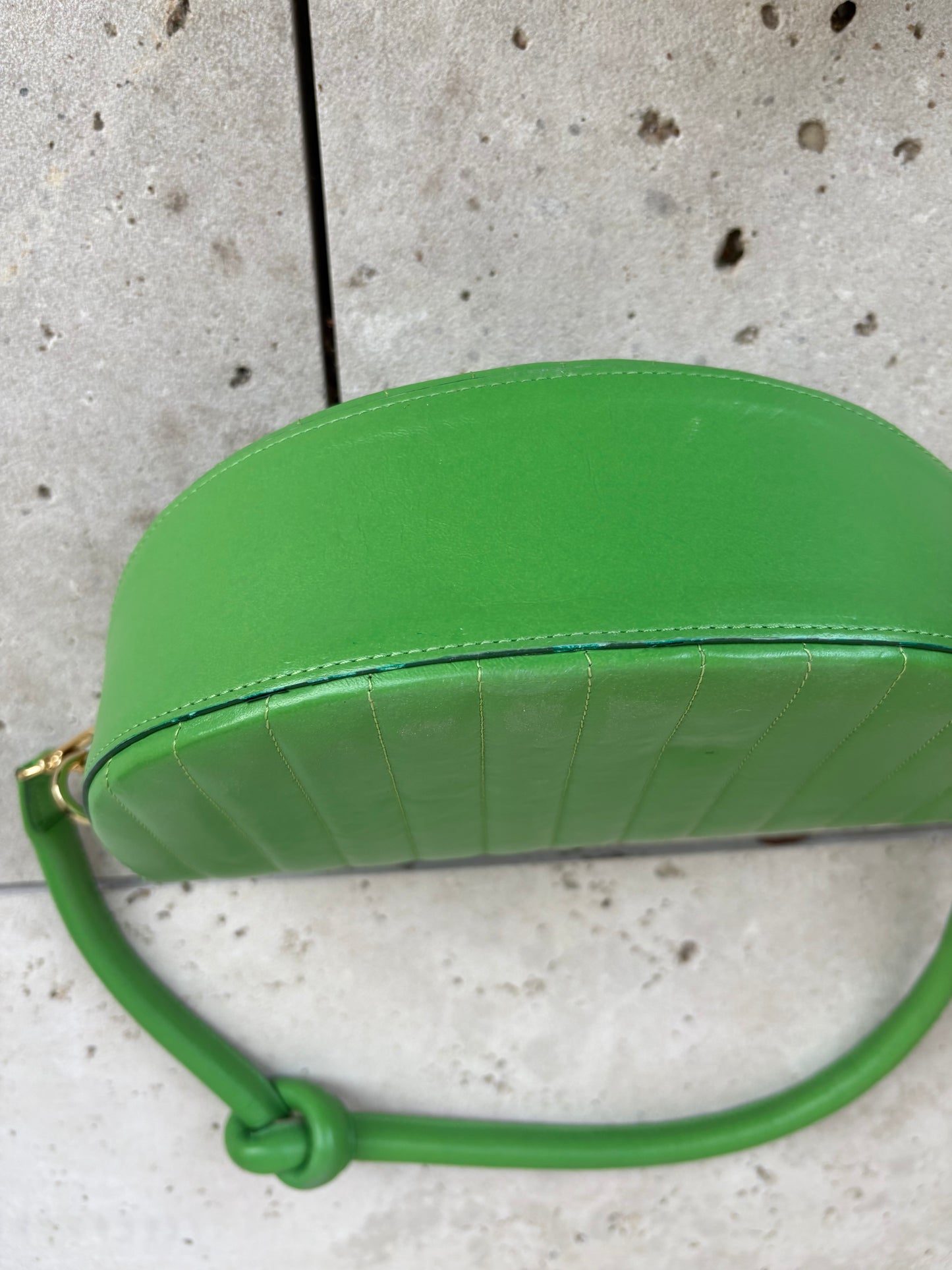 BAKARI. Bolso piel verde