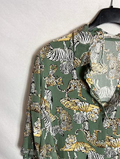 PULL&BEAR . Camisa manga corta verde estampada. T L