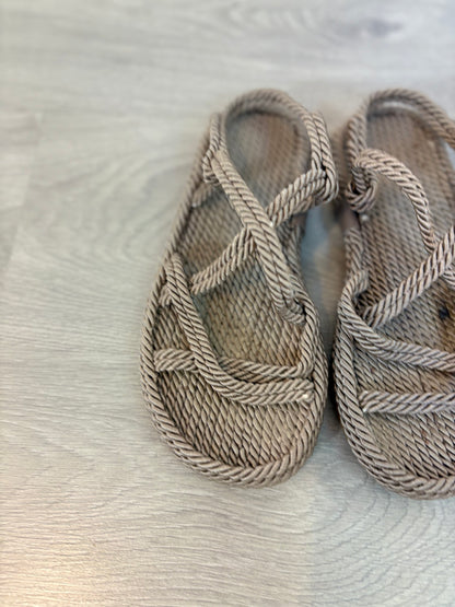 OTRAS. Sandalia plana gladiador. T 40