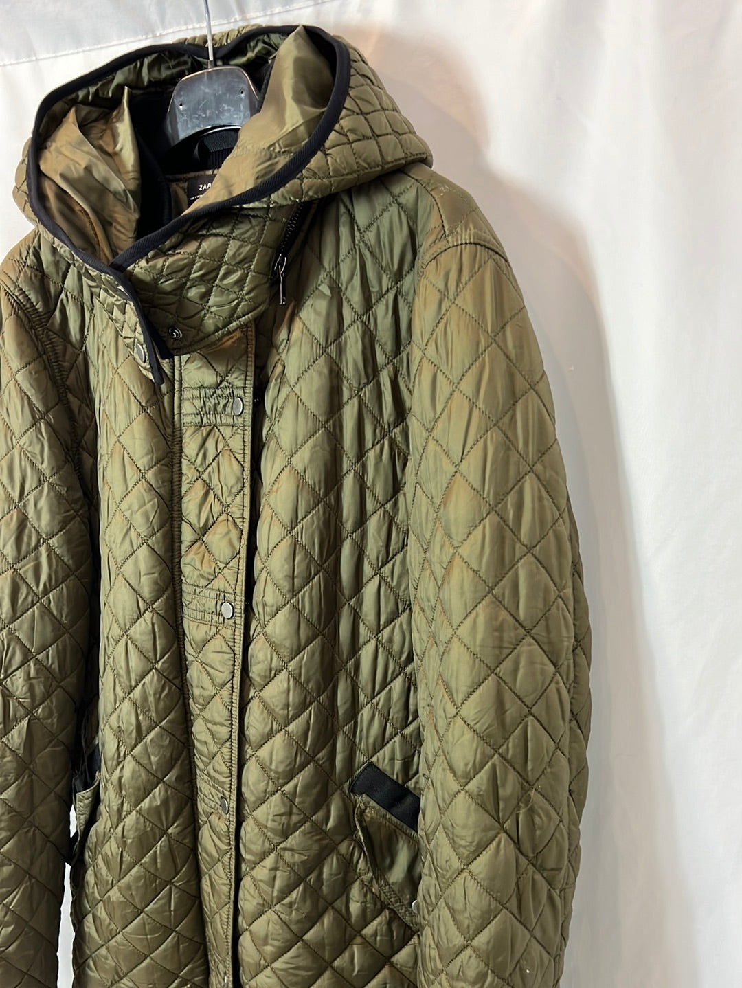 ZARA. Lightweight green quilted jacket. Size XL (M)