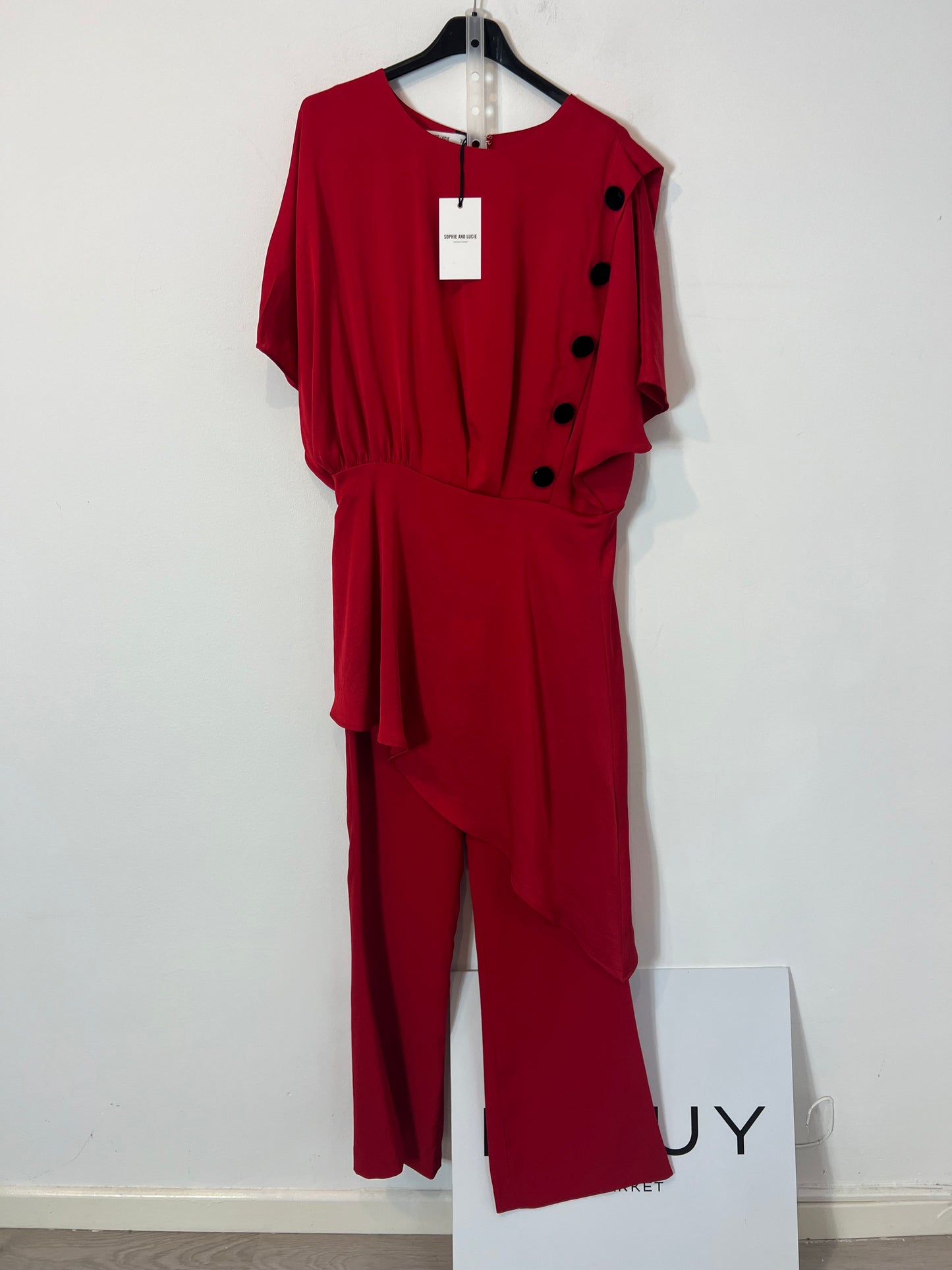 SOPHIE&LUCIE. top rojo botones T.38