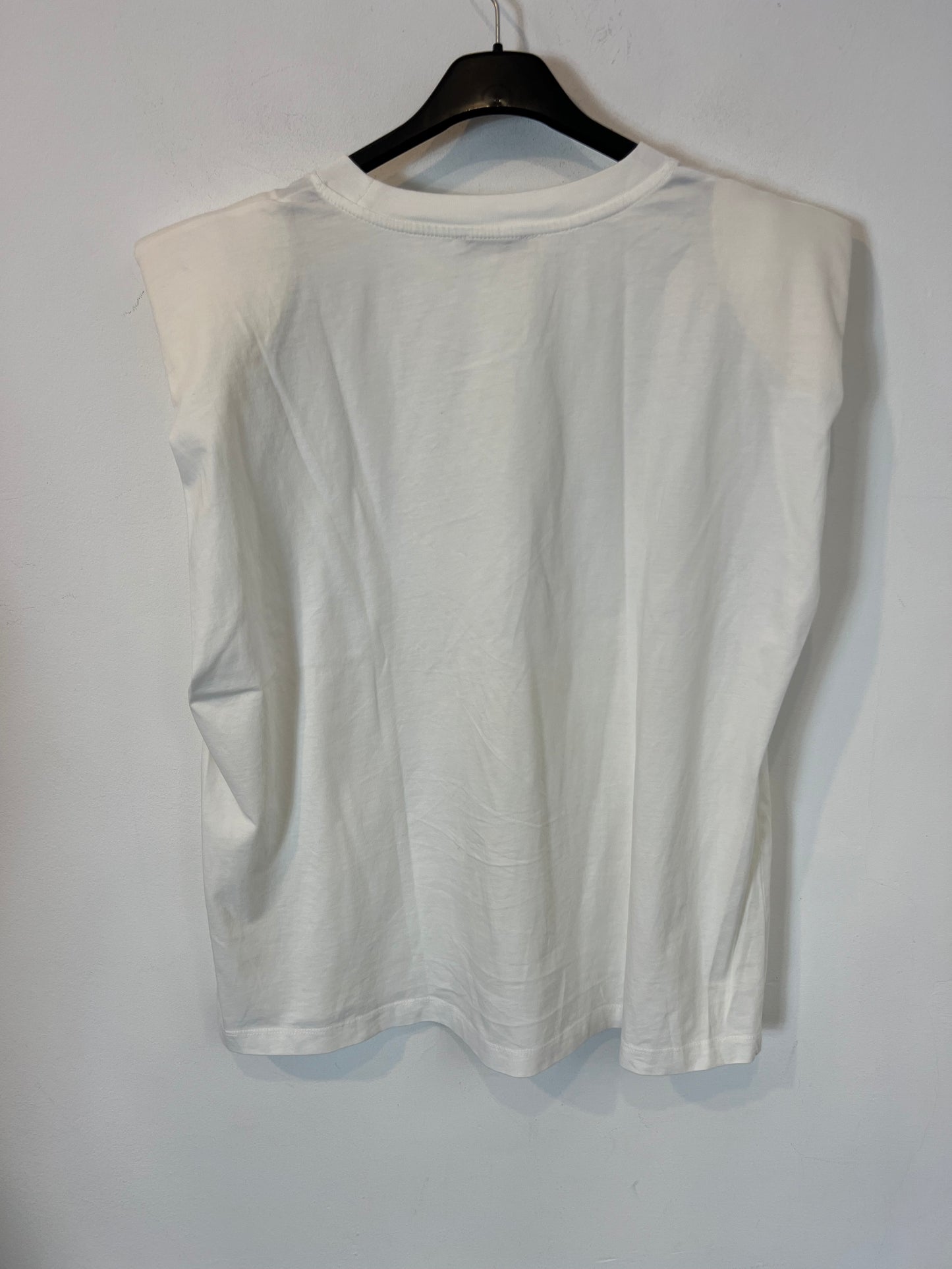 ZARA. Camiseta blanca hombreras. T L