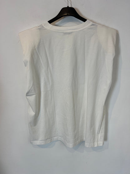 ZARA. Camiseta blanca hombreras. T L