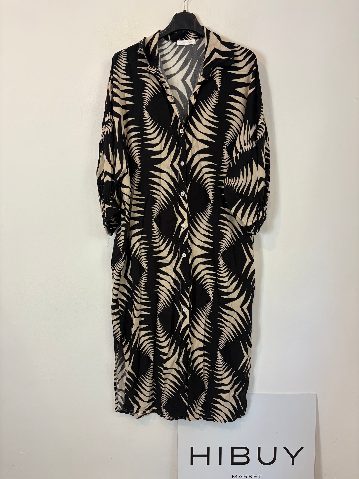 OTRAS. Vestido largo camisero estampado hojas. T M/L