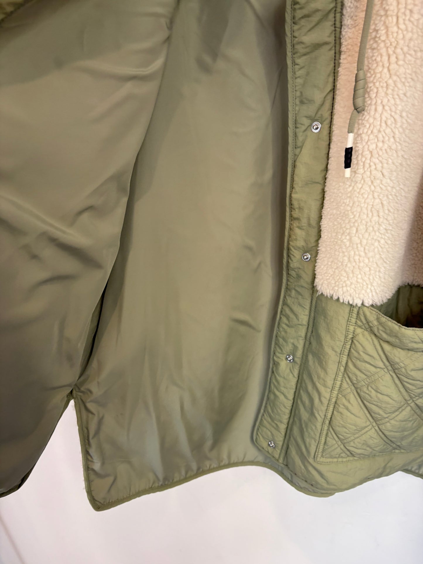 ZARA. Parka acolchada borrego