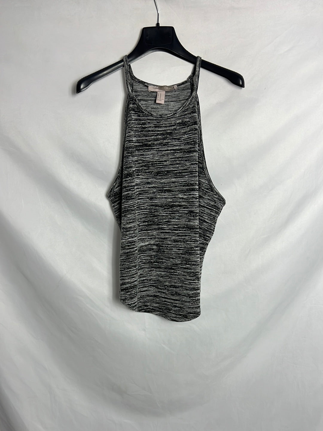 FOREVER 21. Top cuello halter gris jaspeado. T M