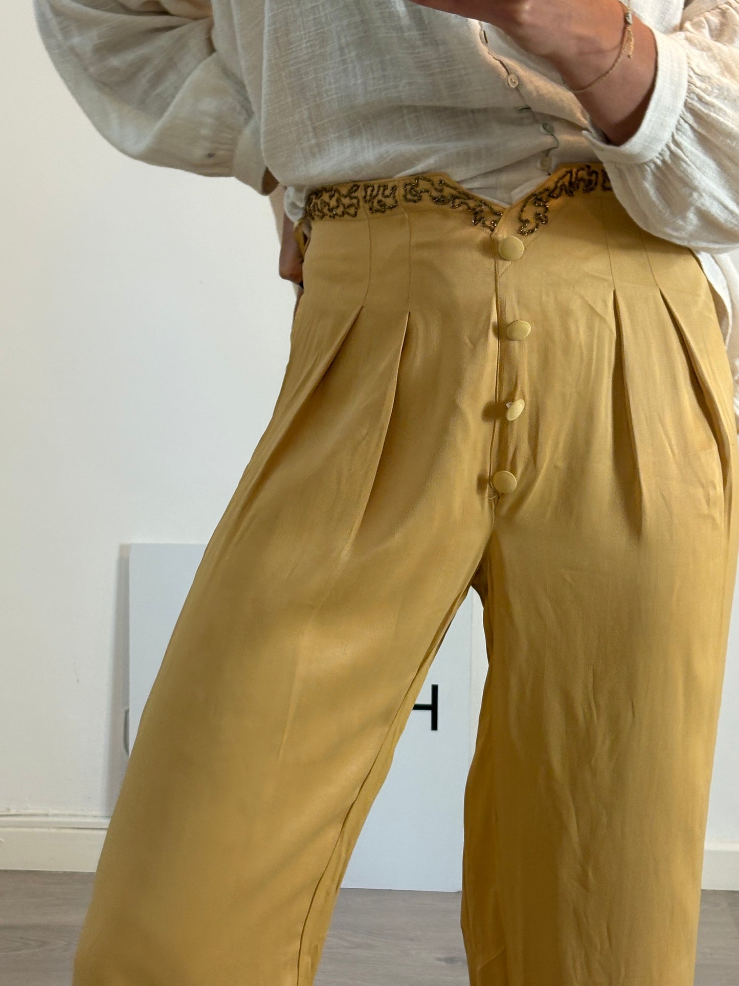INTROPIA. Pantalón culotte abalorios T.36