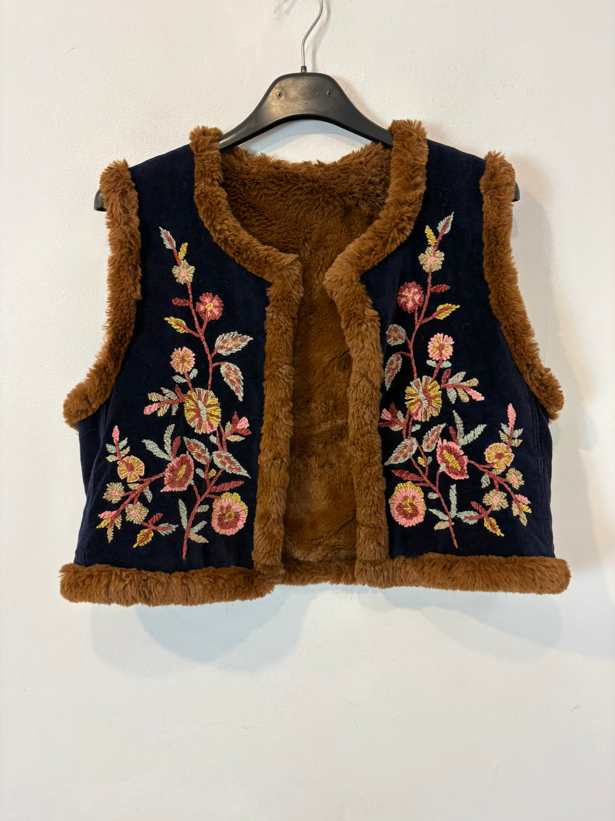 LOUISE MISHA. Chaleco azul terciopelo bordado
