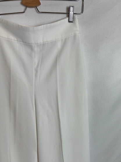 ZARA. Pantalón blanco fluido culotte. T XS
