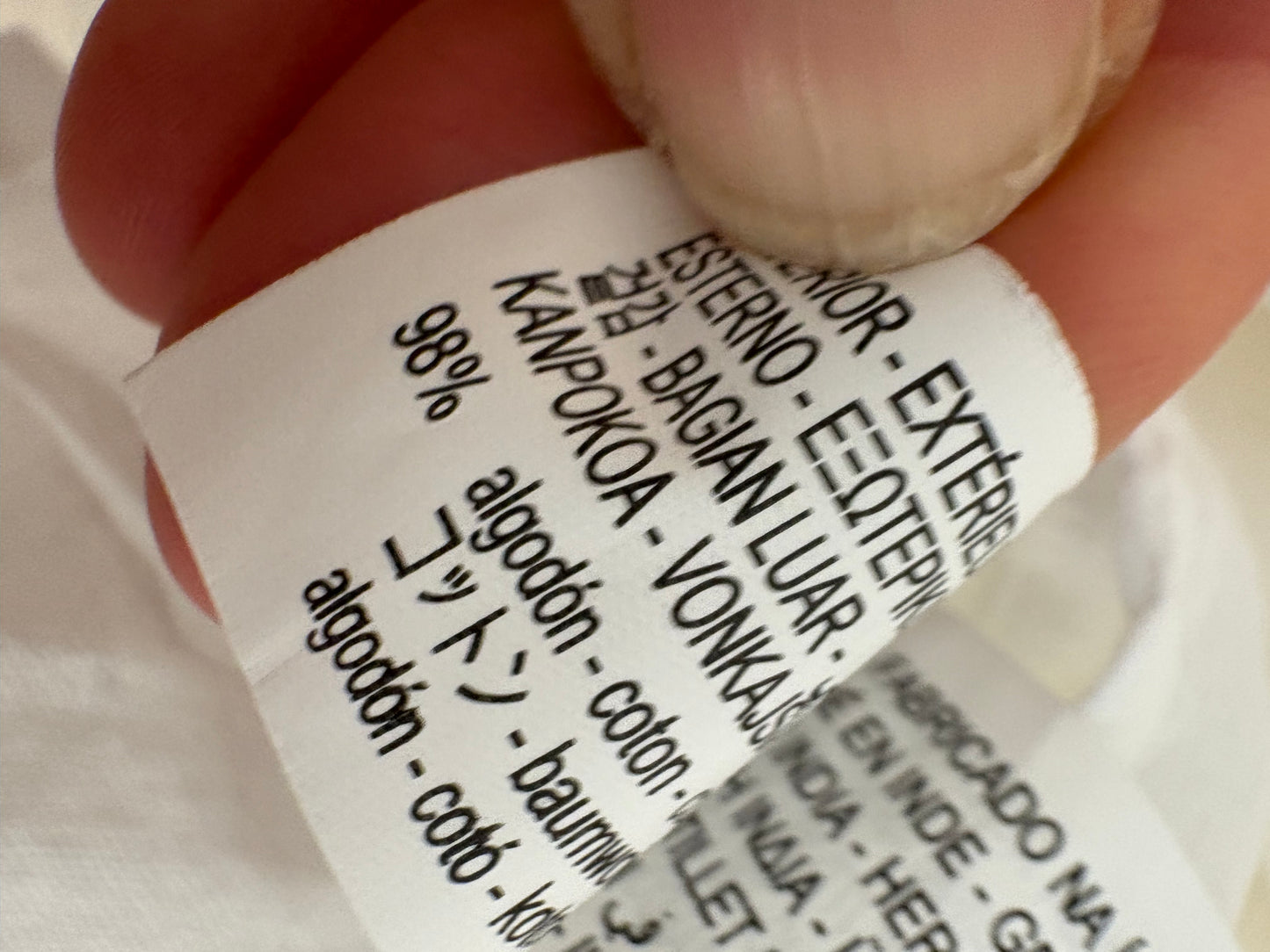 ZARA. Vestido blanco cuello