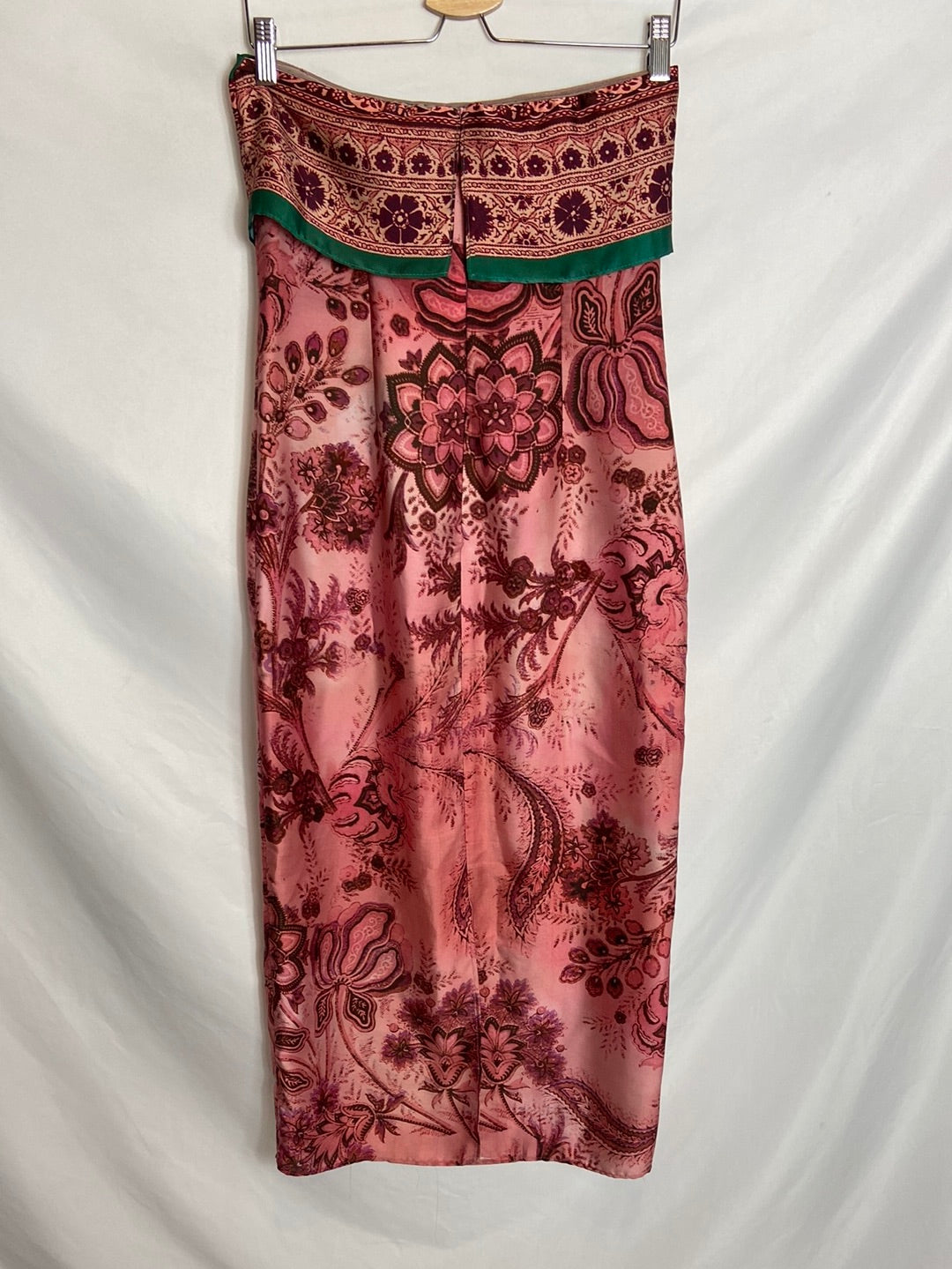 ZARA. Vestido rosa palabra de honor estampado T. S