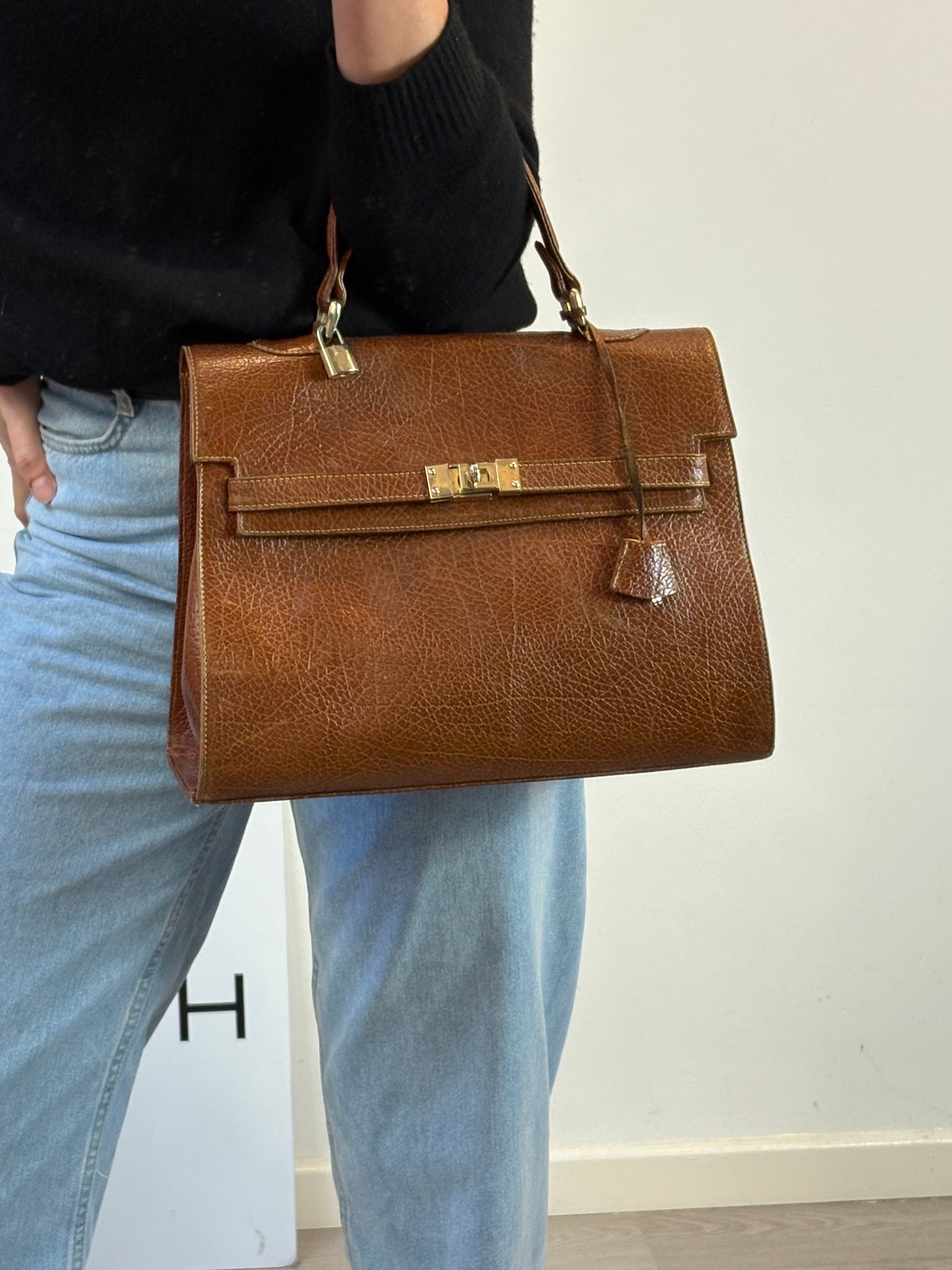 OTRAS. Bolso de mano piel vintage