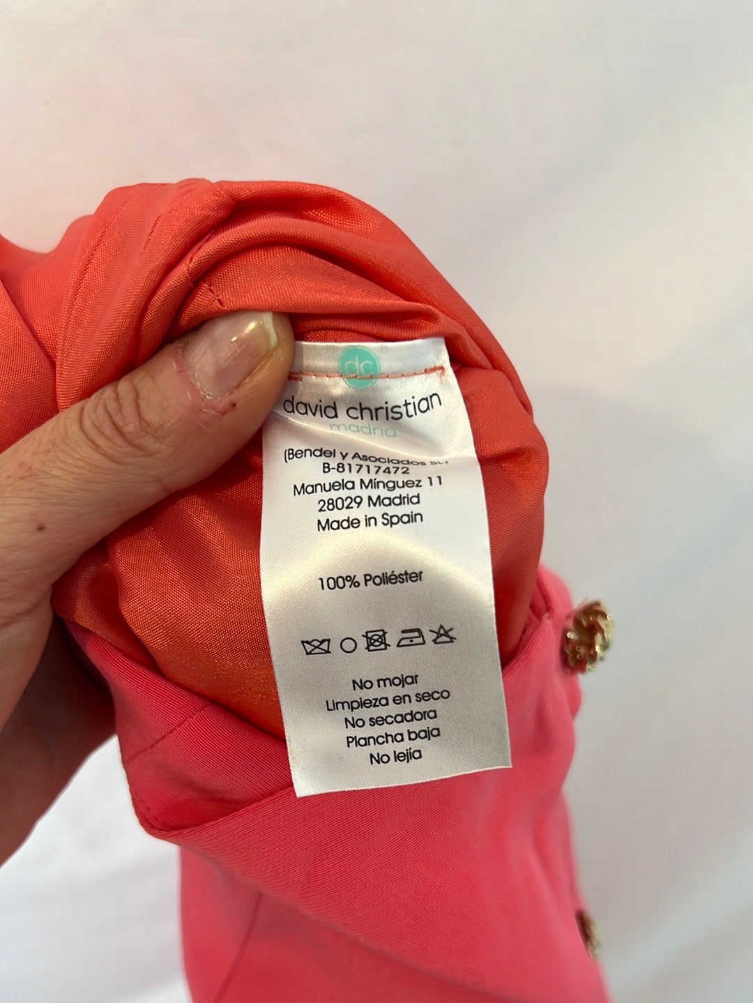 DAVID CHRISTIAN. pink buttoned skirt T.36