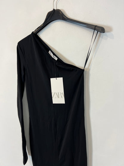 ZARA. Mono elástico negro asimétrico. T S
