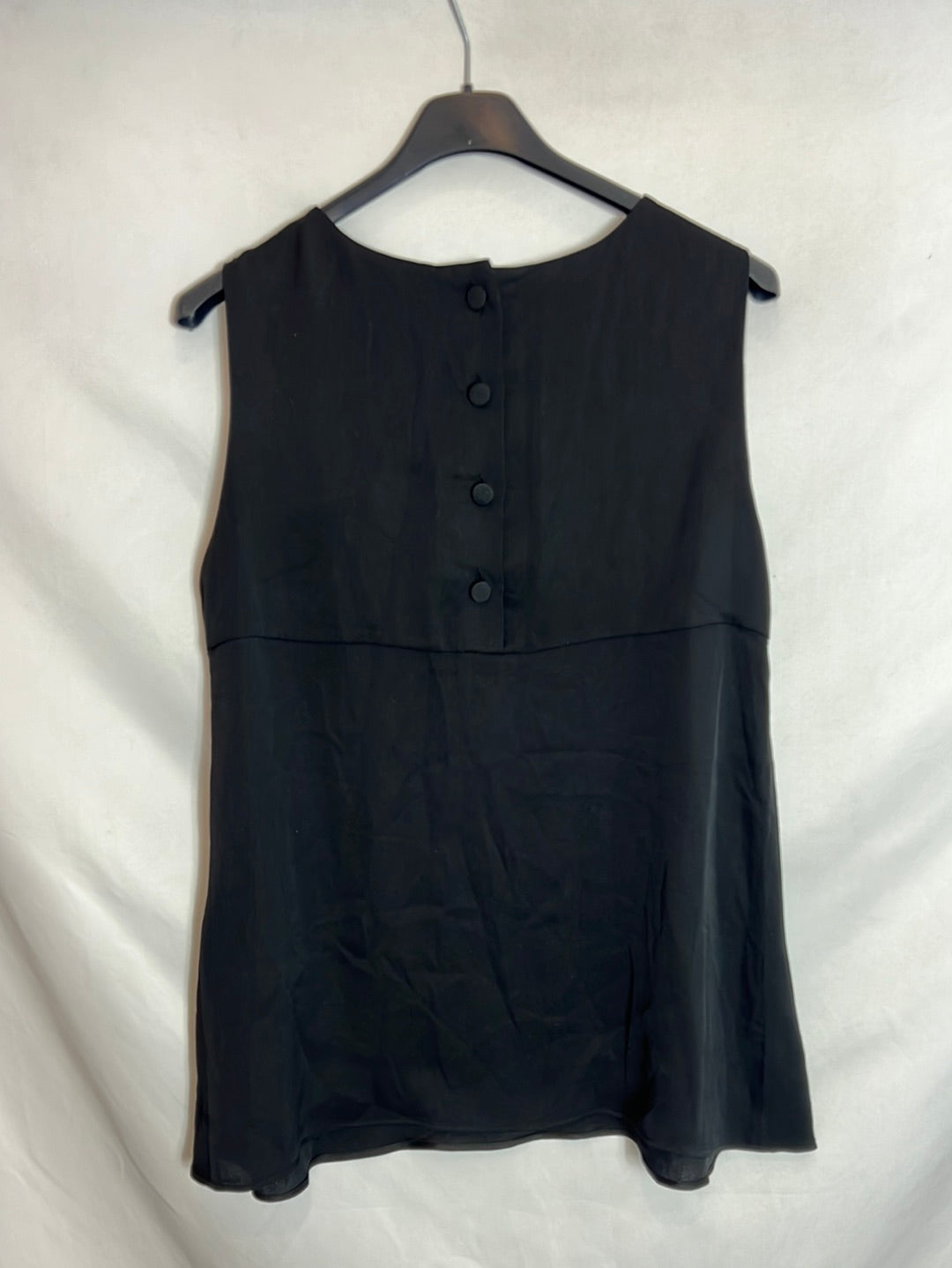 ERMANNO SCERVINO. Top negro seda sin mangas. T 44
