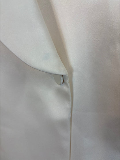 BIMANI. Traje de chaqueta marfil satinado