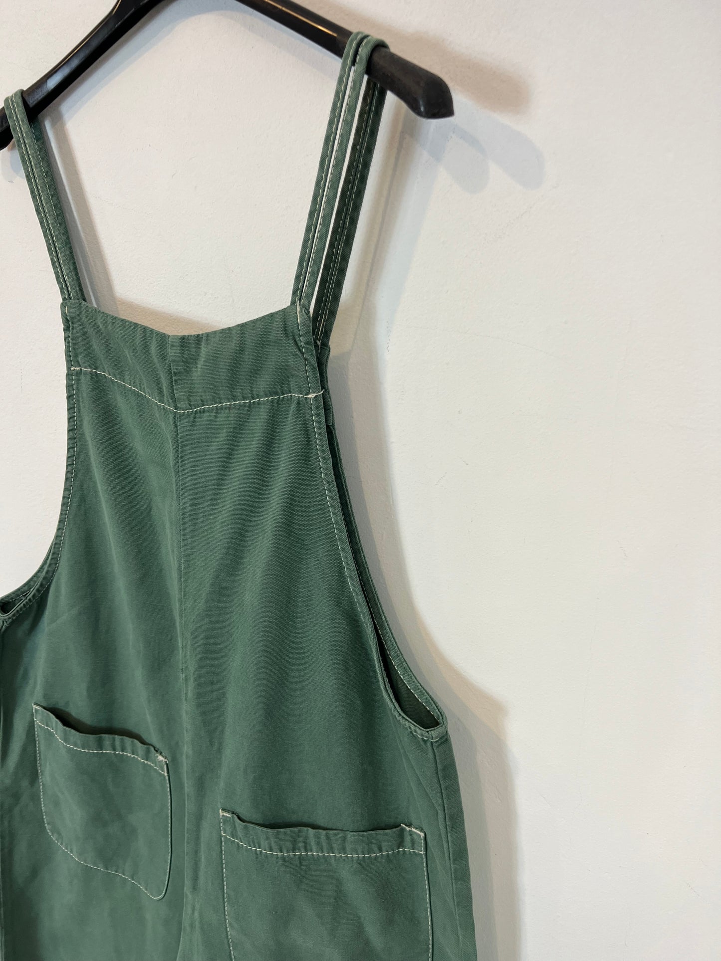 ZARA. Peto verde culotte costuras. T S