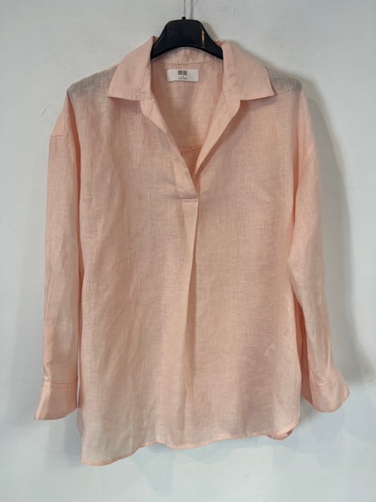 UNIQLO. Light pink linen blouse. T.S.