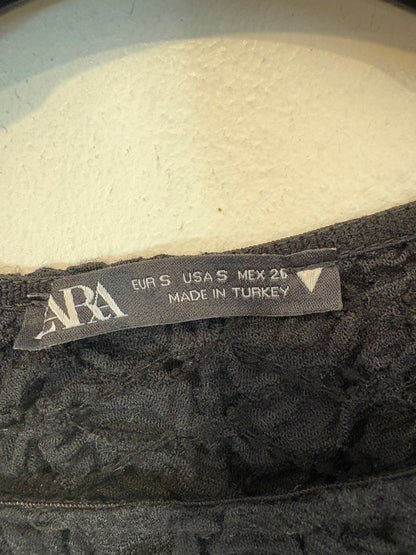 ZARA. Top negro fruncido. T S