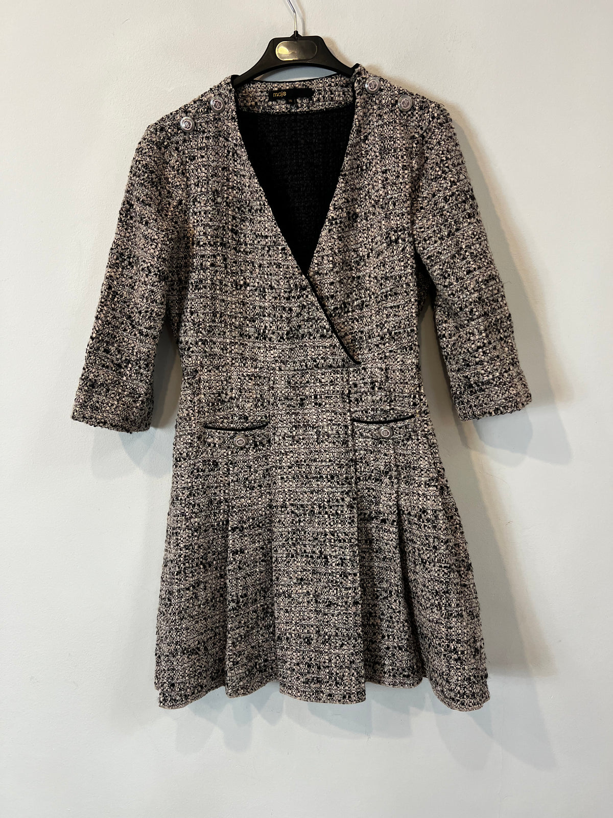MAJE. Conjunto vestido y chaqueta tweed