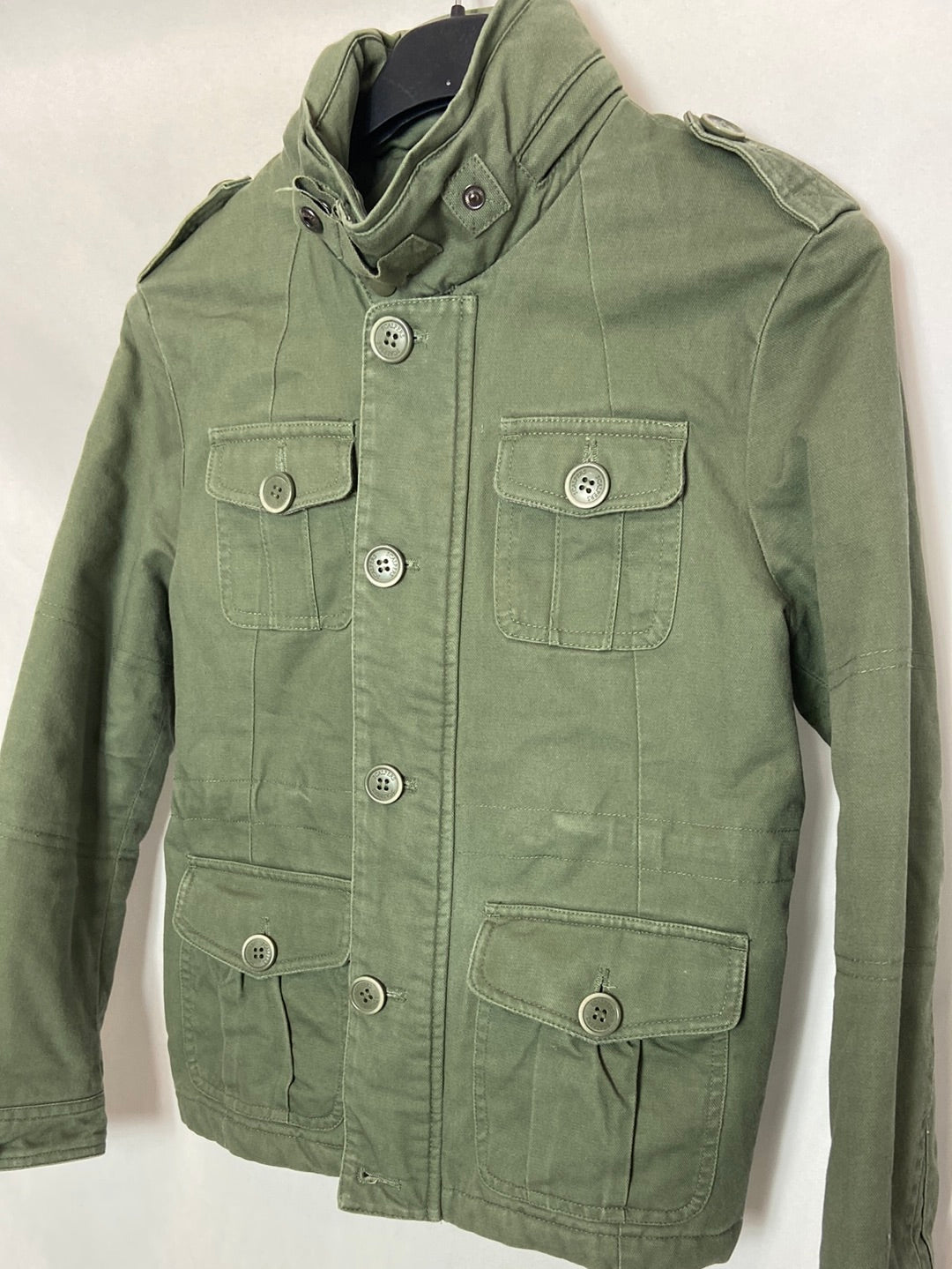 SCALPERS. Chaqueta parca verde bolsillos T. 8 años