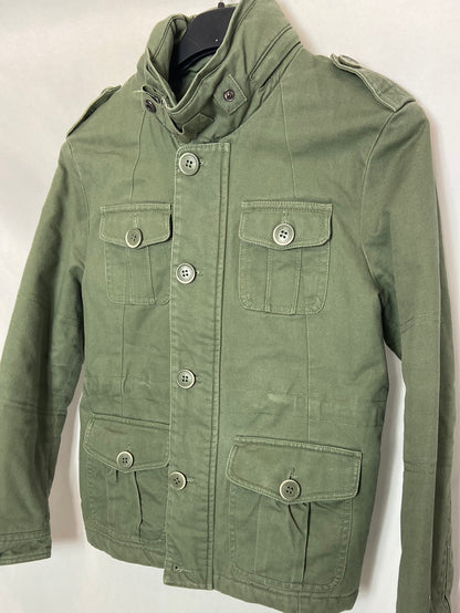 SCALPERS. Chaqueta parca verde bolsillos T. 8 años