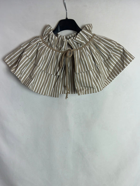 NECKS. Pleated beige striped collar. YOUR