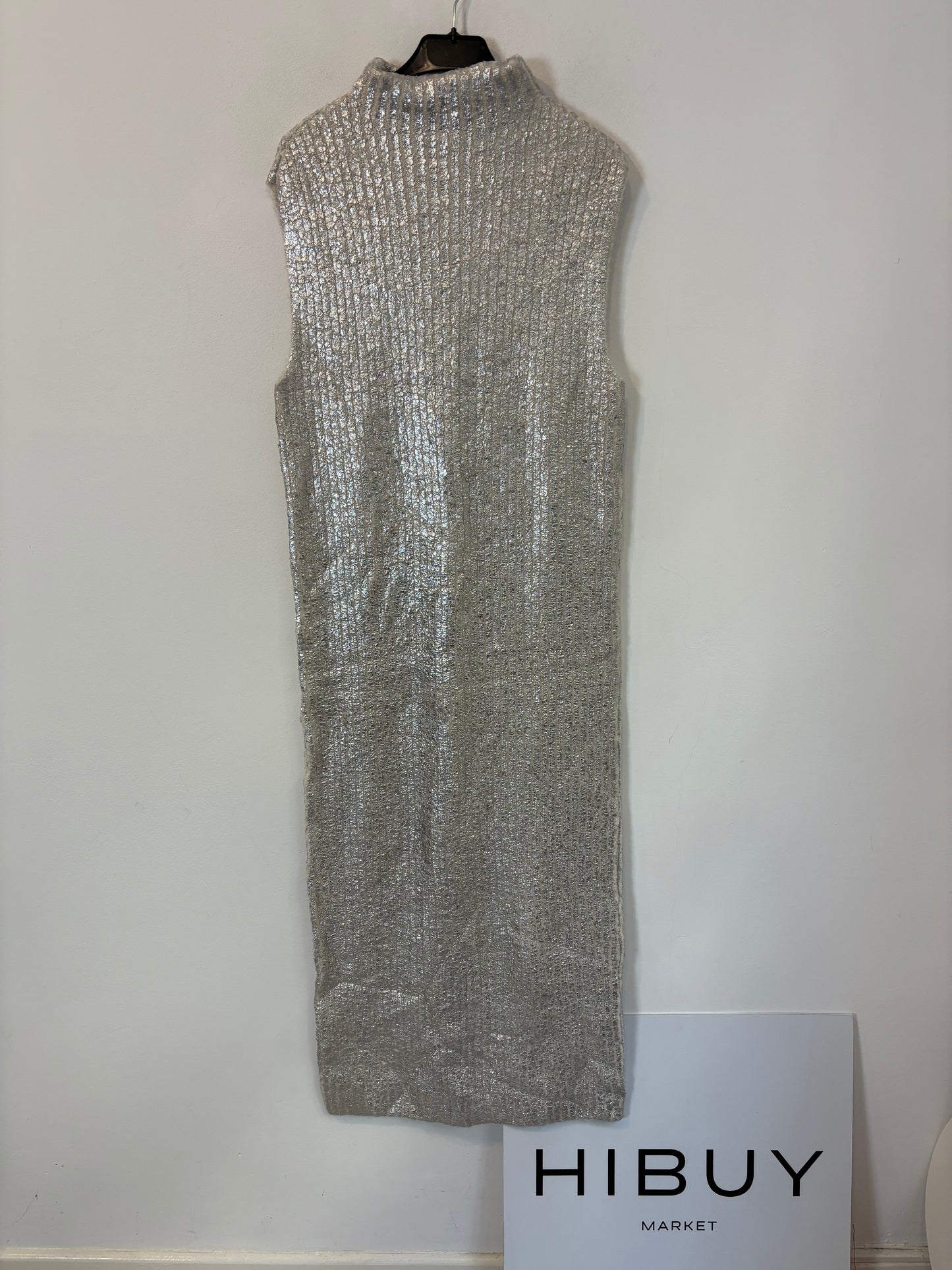 ZARA. Vestido largo punto plateado