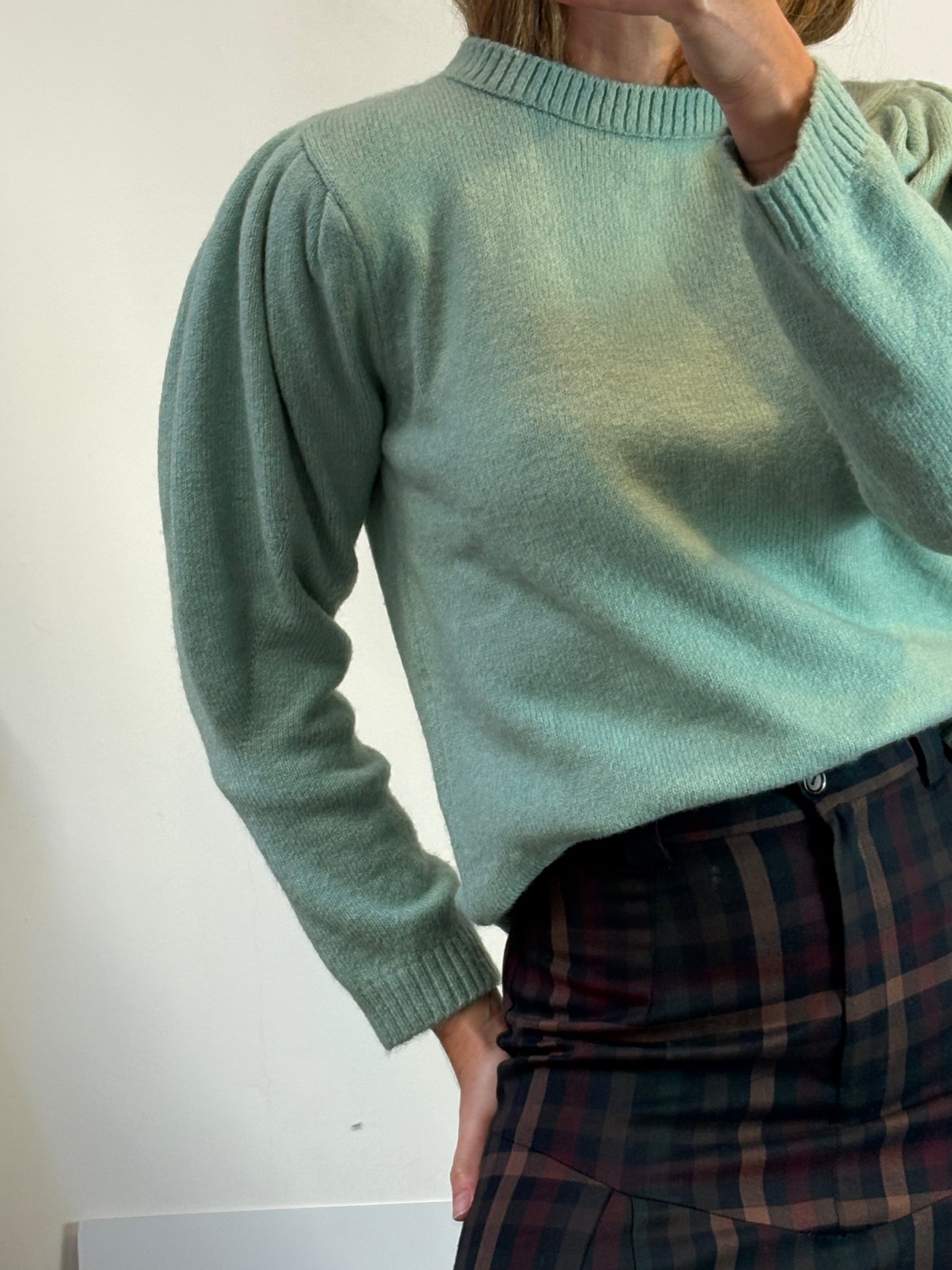 MANGO. Jersey verde agua detalle hombros