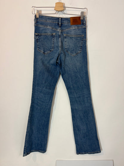 ZARA. pantalón denim campana T.36