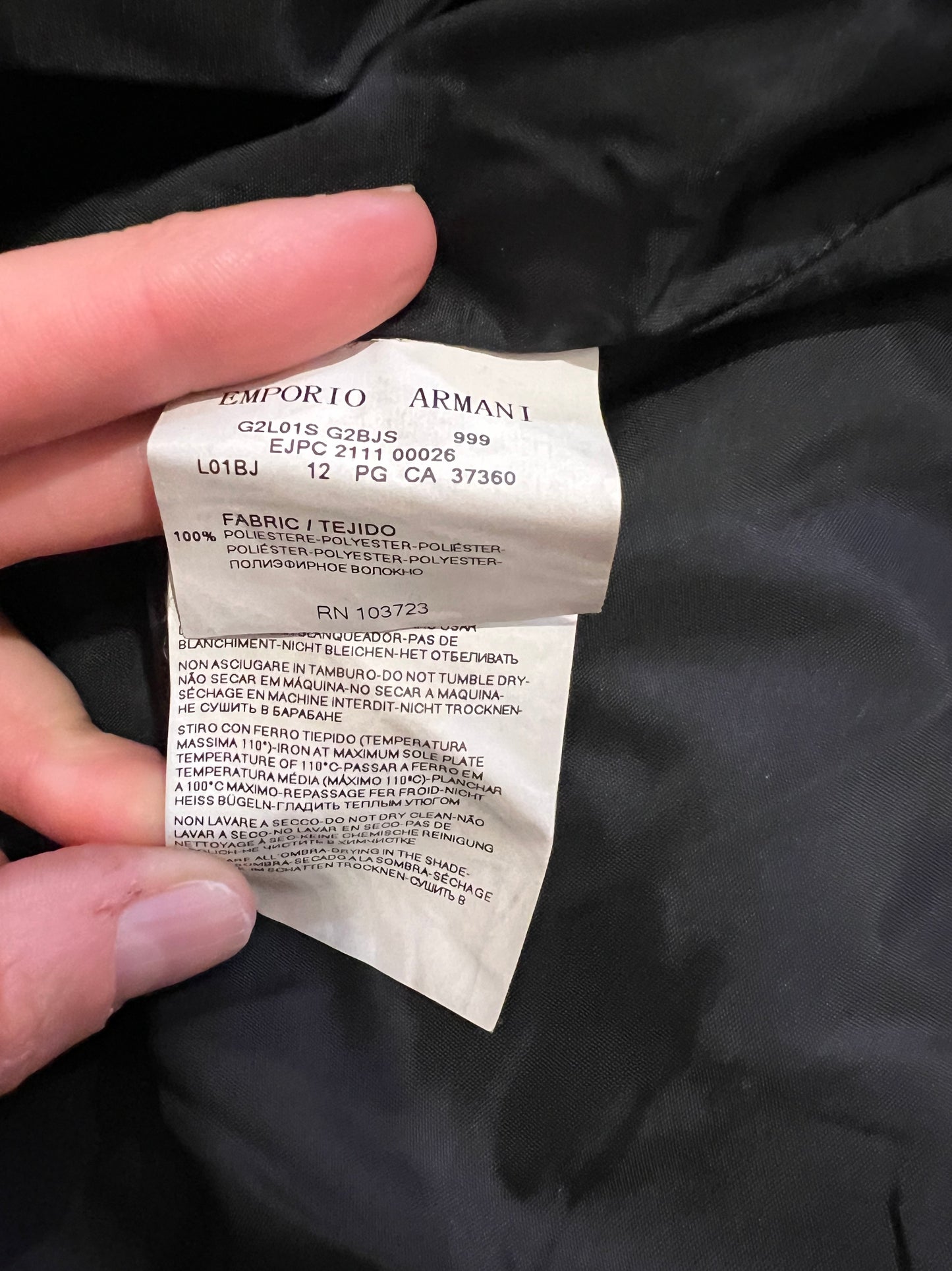 EMPORIO ARMANI. Gabardina negra T.36