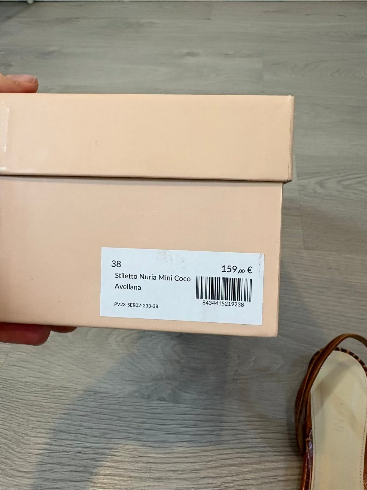 BIMANI. Stiletto piel camel. T 38