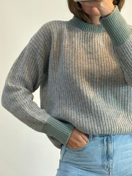 MÖHEL. Jersey gris lana detalle cuello