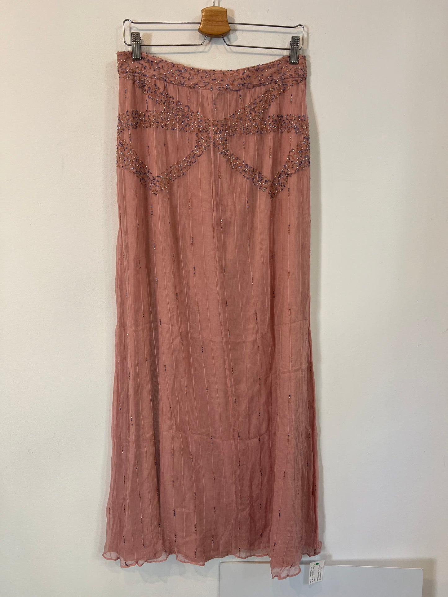 INTROPIA. Pink beaded skirt, size 42