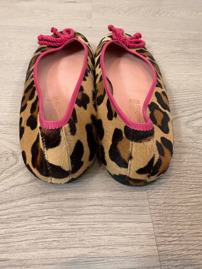 PRETTY BALLERINAS. Bailarinas piel textura detalles en fucsia. T 38