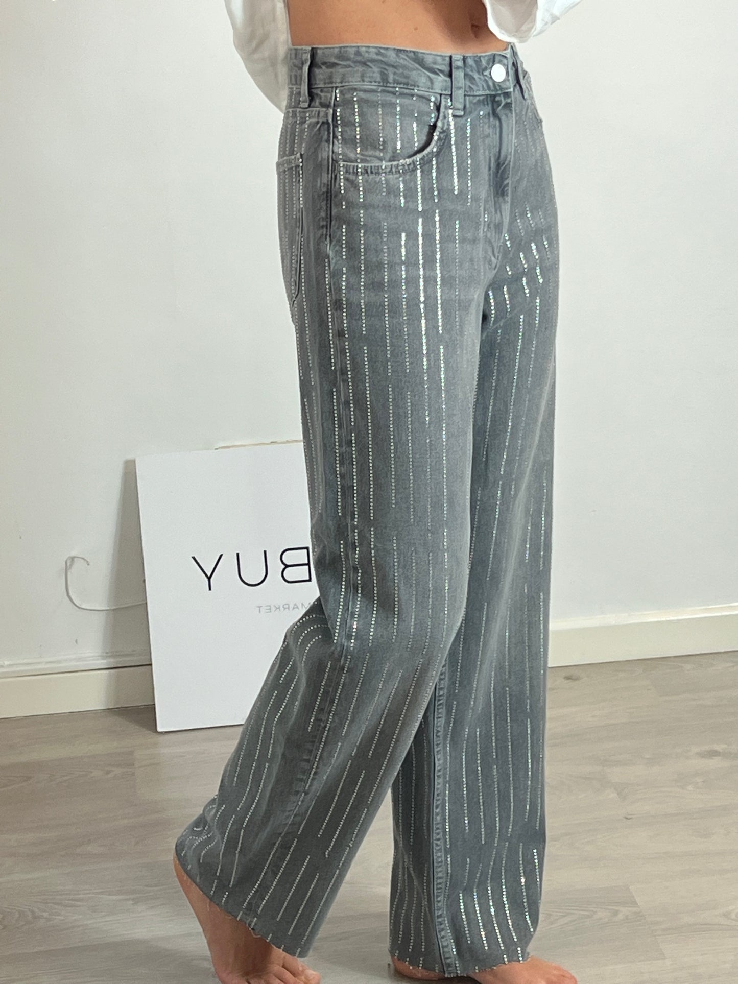 ZARA. Gray denim with wide leg details. Size 38
