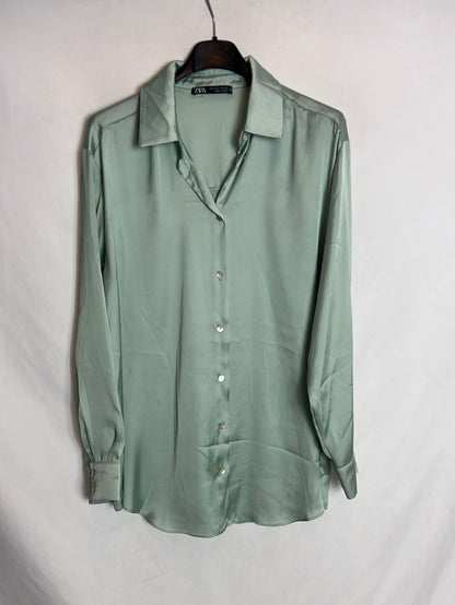 ZARA. Blusa verde agua satinada. T S