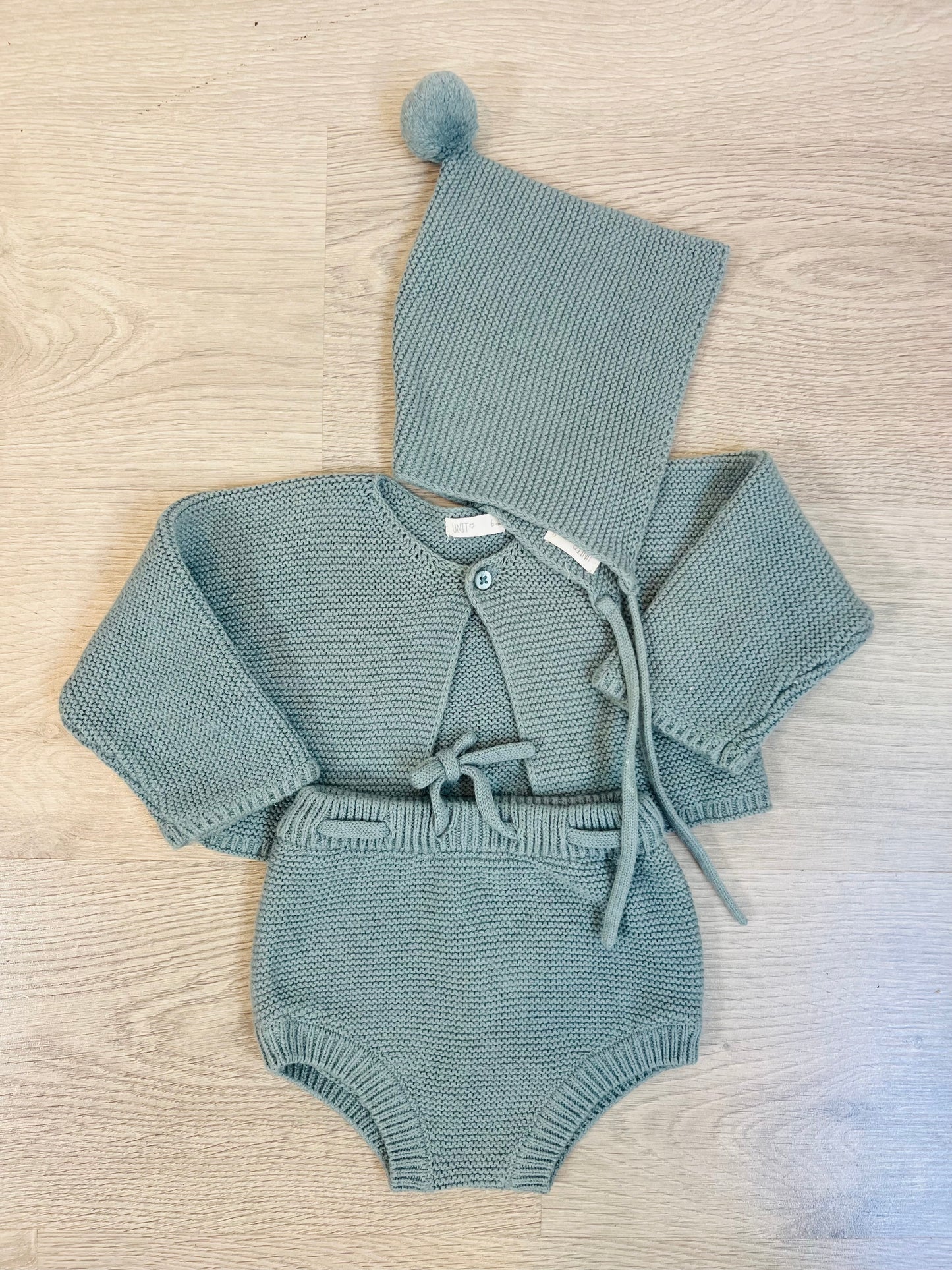 UNIT. Conjunto punto azul T.6/9 meses