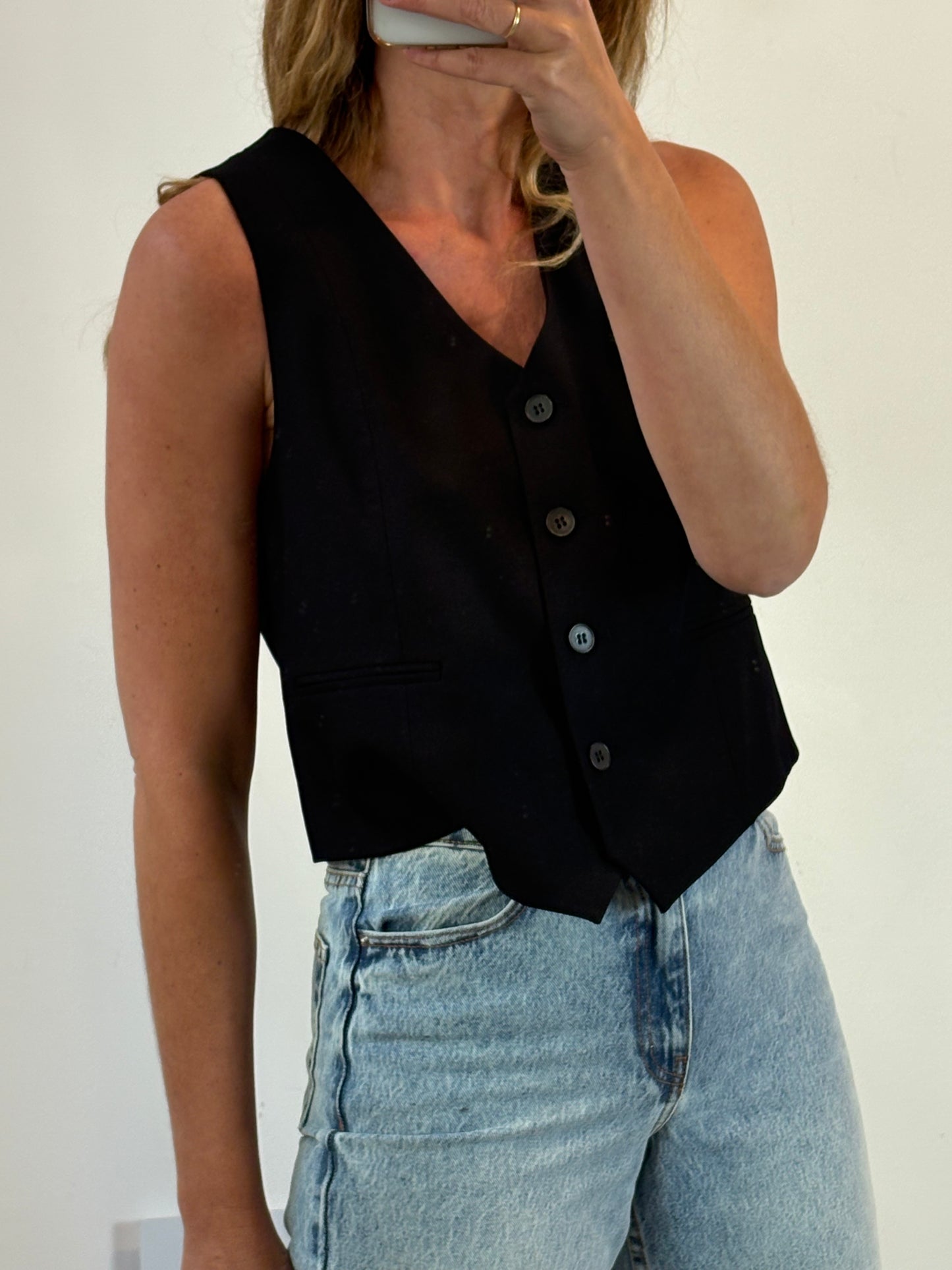 ZARA.Chaleco negro botones