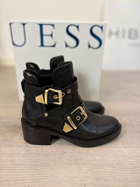 GUESS. Botines piel hebilla. T 36