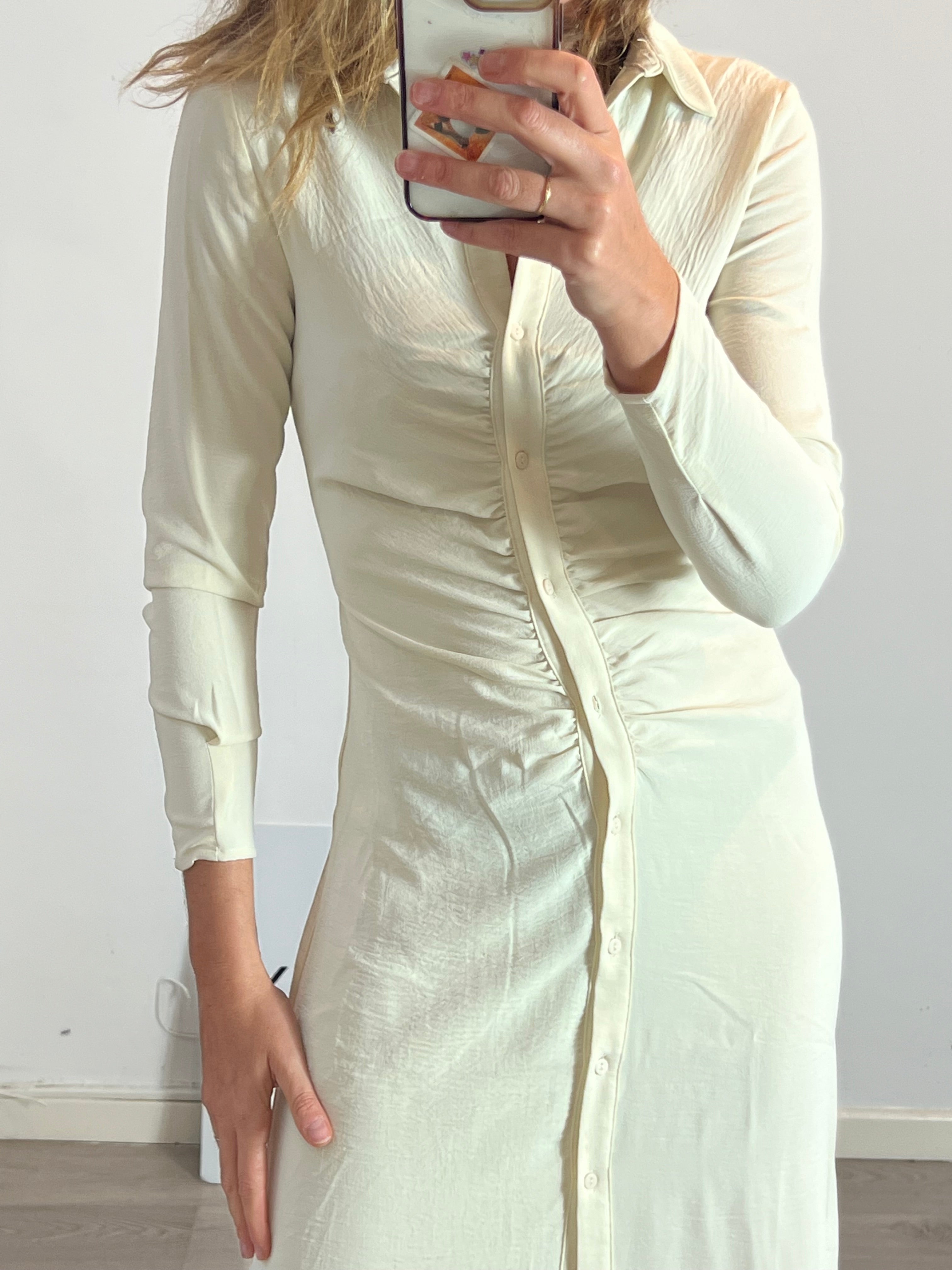 vestido fruncido stradivarius