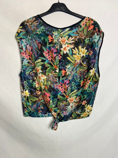 STRADIVARIUS. Top flores nudo. T M