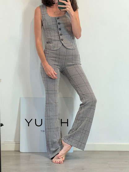 ZARA. Total look punto elástico cuadros