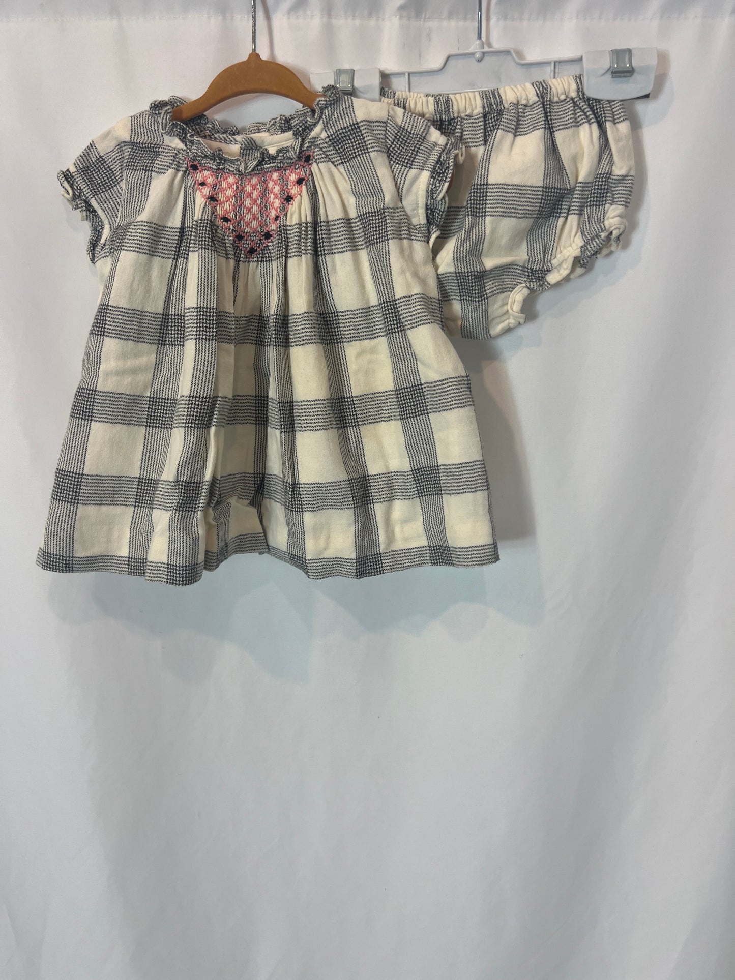 GOCCO. Jesusito  cuadros y nido de abeja. T 6-9 meses